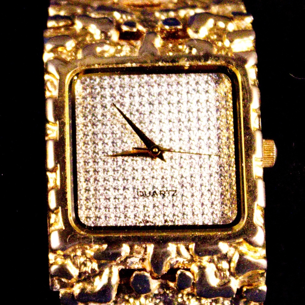 GOLD NEGGET WATCH